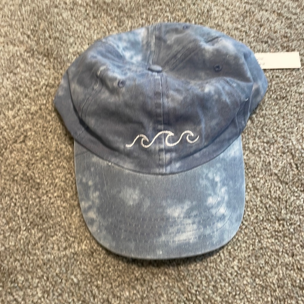 Adjustable Wave Hat